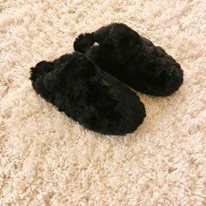 Minnetonka Elyse Slipper Black Size 7 NWOT